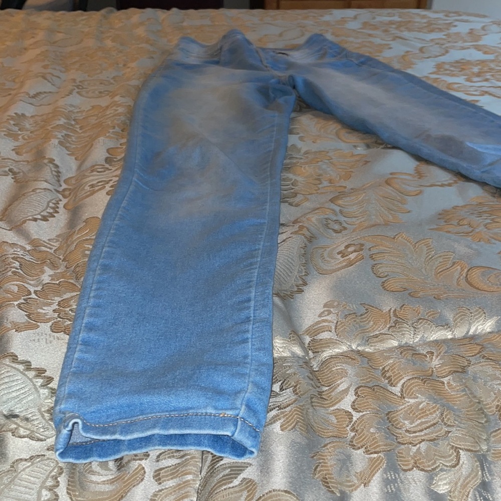 Blue Jeans - Picture 2 of 5
